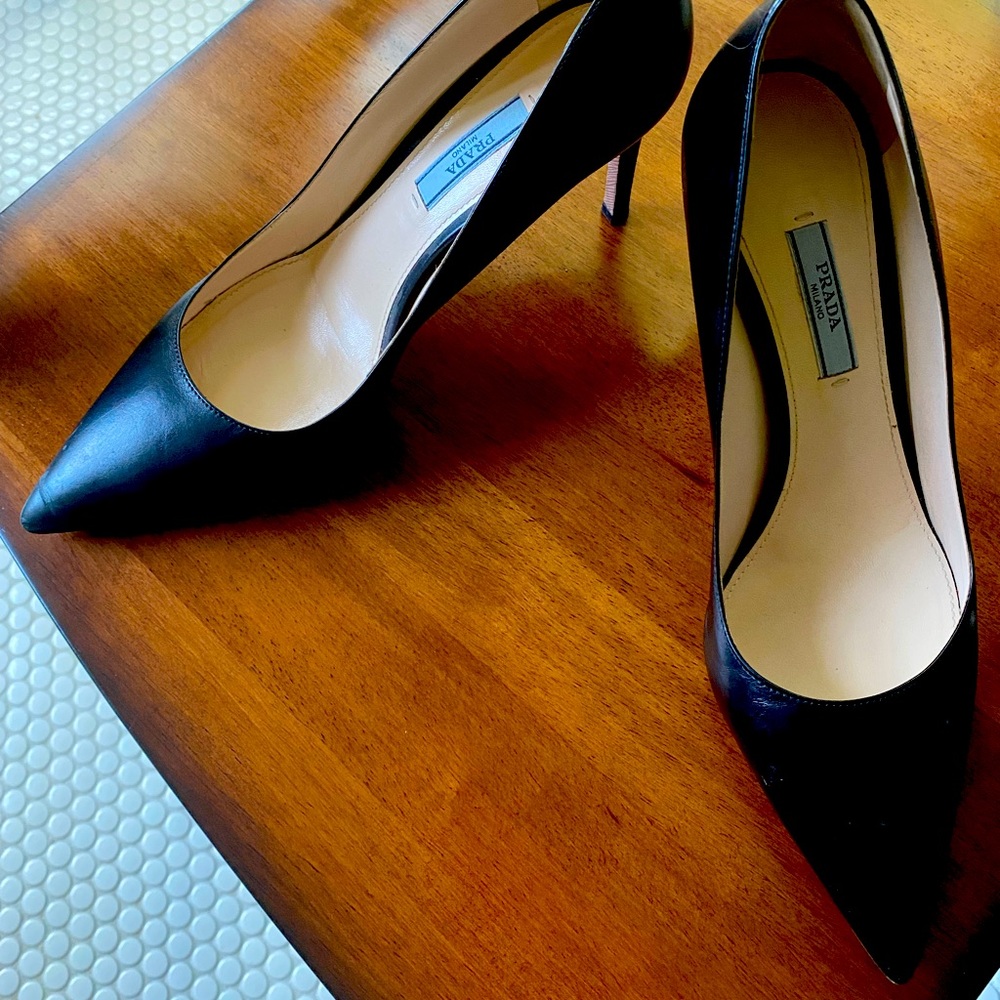 Gorgeous classic Prada pump.  Only worn 4-5 times.